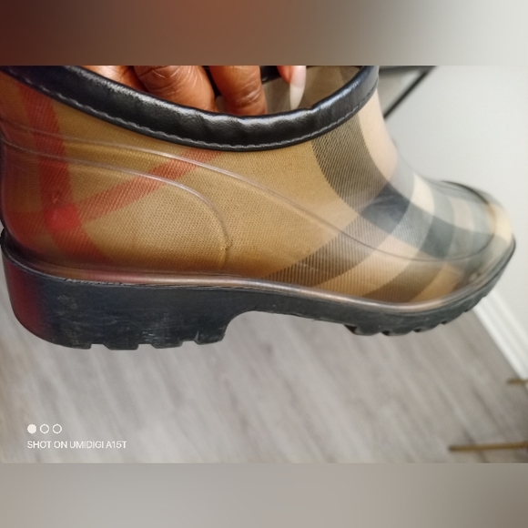 Authentic Burberry ankle boots - Picture 3 of 6